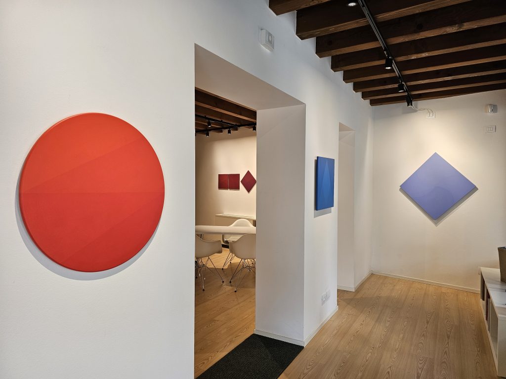 2025 VINCENZO PAREA. Evanescenze cromatiche. OltreArte Galleria Contemporanea, Conegliano.