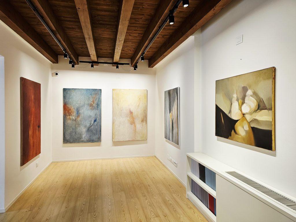 2026 MARIANGELA DE MARIA. Attese. OAGC OltreArte Galleria Contemporanea