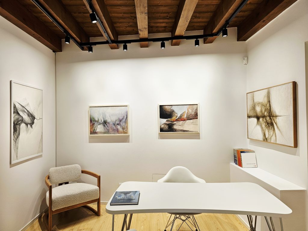 2026 MARIANGELA DE MARIA. Attese. OAGC OltreArte Galleria Contemporanea